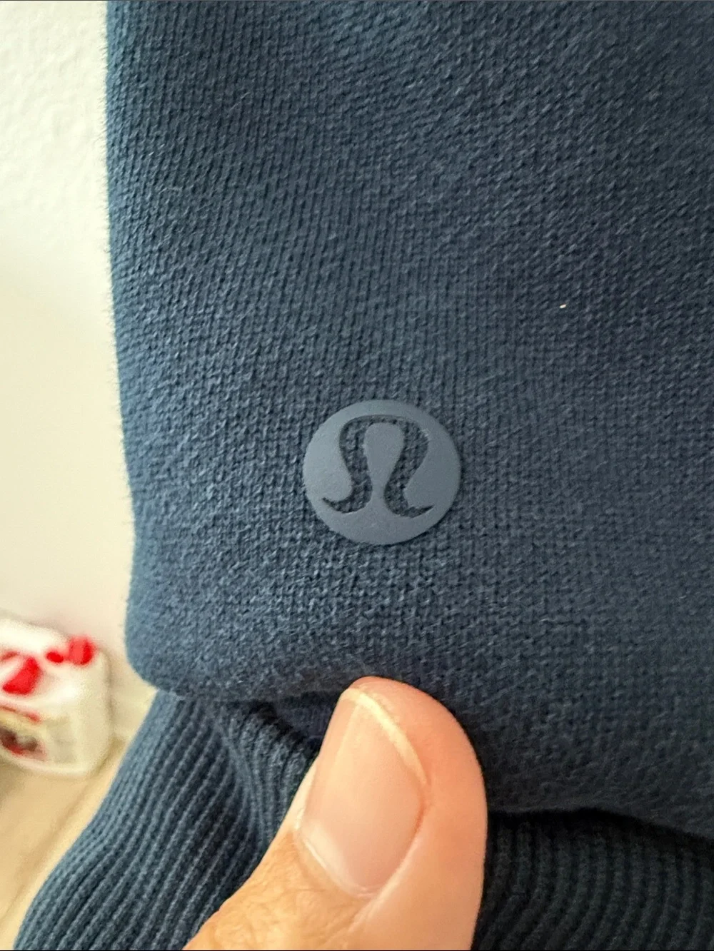 Lululemon Men's Hooded Sweatshirt in Navy - Picture 3 of 4